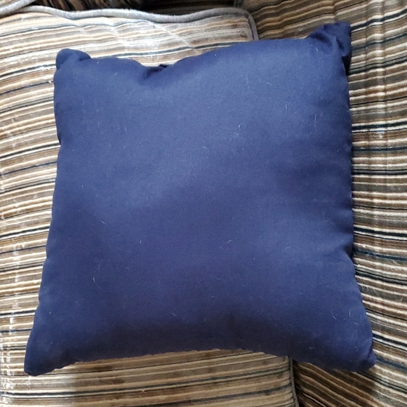 Navy pillow - Picture 2 of 2
